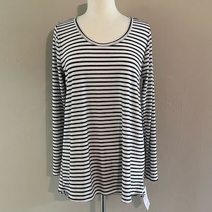 LuLaRoe ”Lynnae” Long Sleeve Tee